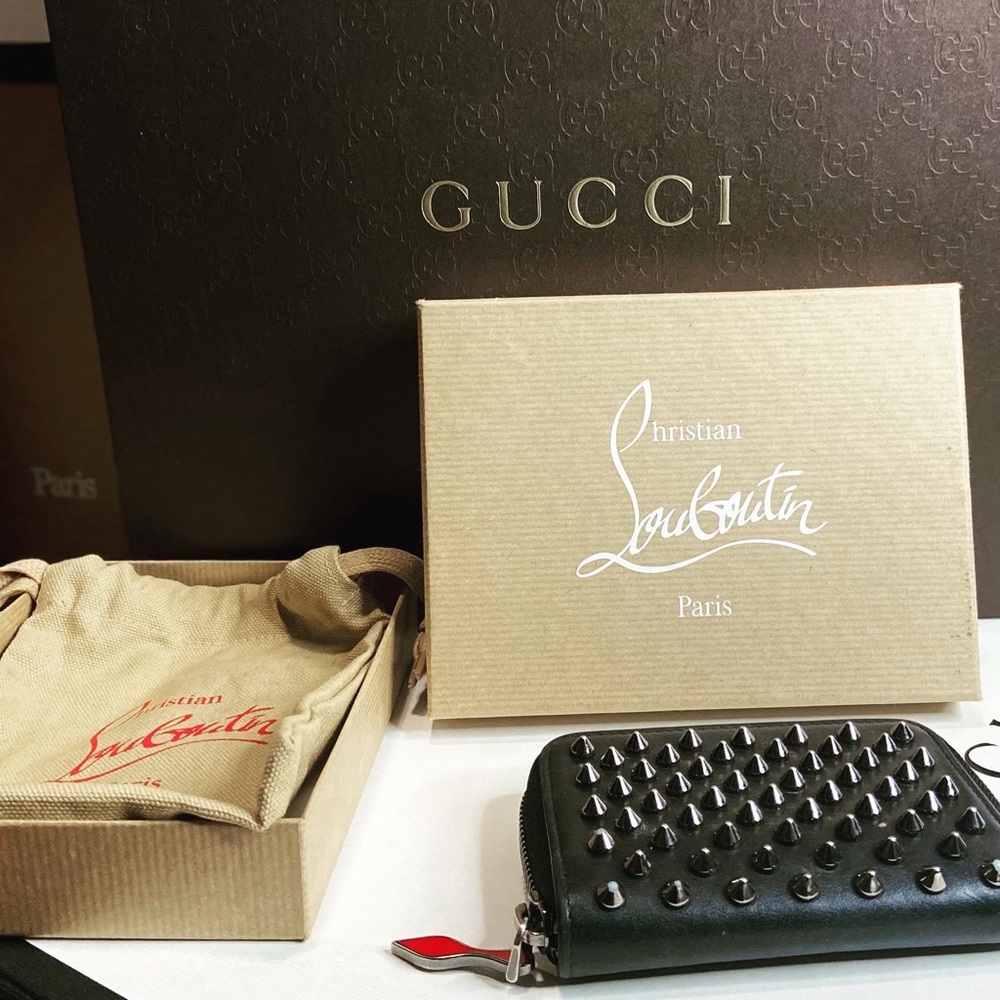 Christian Louboutin
Panettone Spikes Coin Purse - Picture 3 of 7